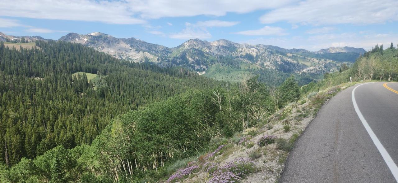 Stunning At Solitude, Steps From Chair Lift, East #103 Brighton Экстерьер фото