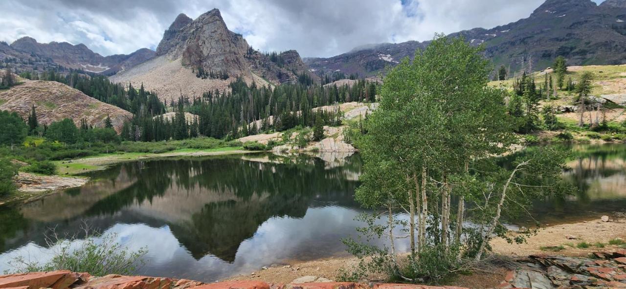 Stunning At Solitude, Steps From Chair Lift, East #103 Brighton Экстерьер фото