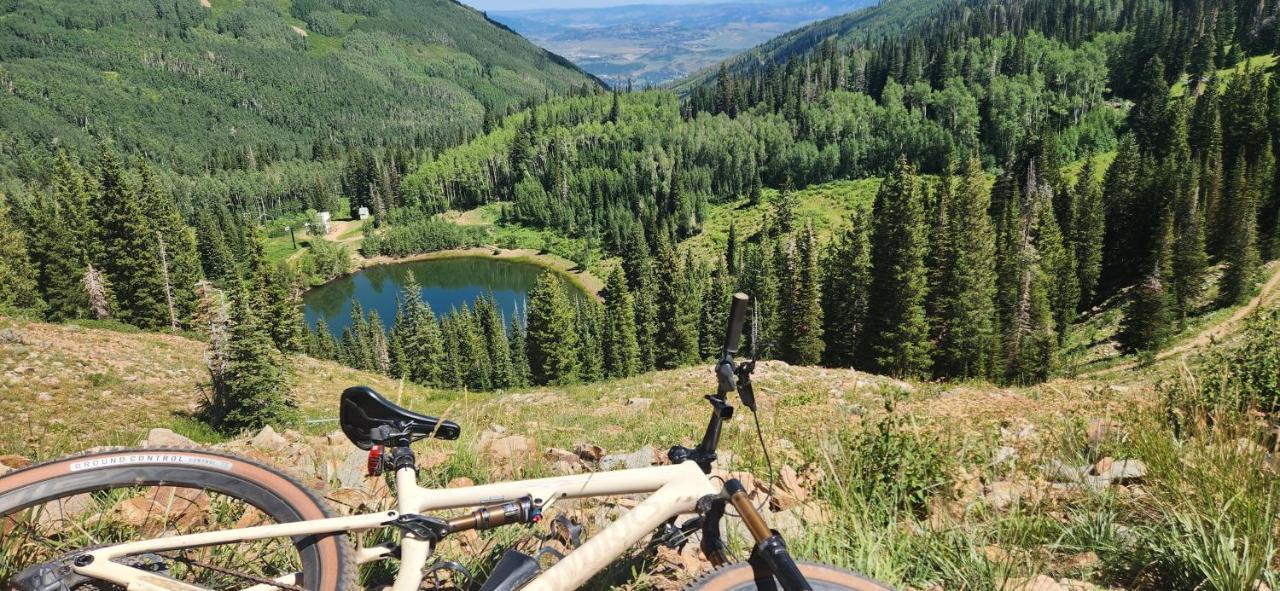 Stunning At Solitude, Steps From Chair Lift, East #103 Brighton Экстерьер фото